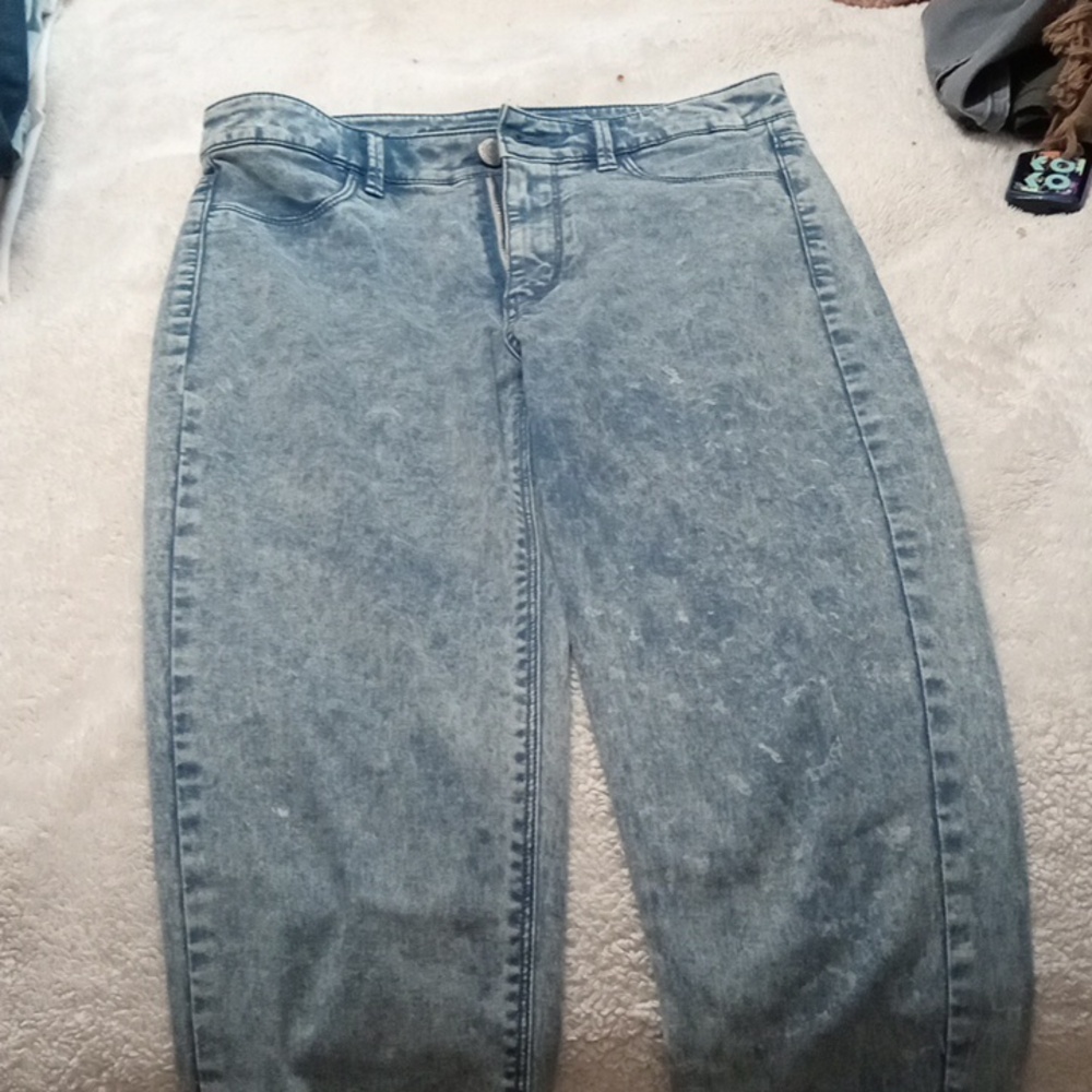Bleach rinsed American Eagle skinny jeans